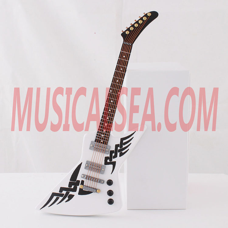 christmas tree ornament item
